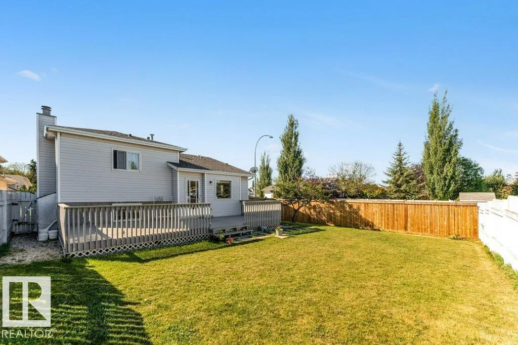 18416 77 AV NW
