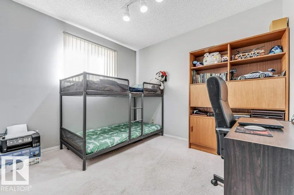 18416 77 AV NW