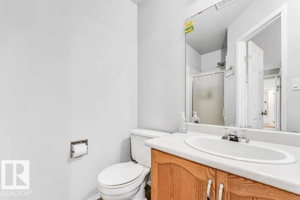 18416 77 AV NW