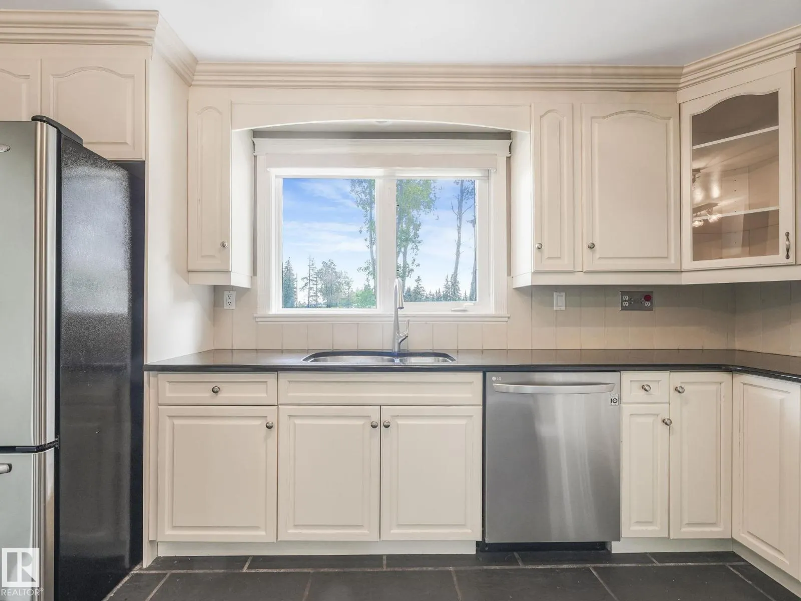 123 FAIRWAY DR NW