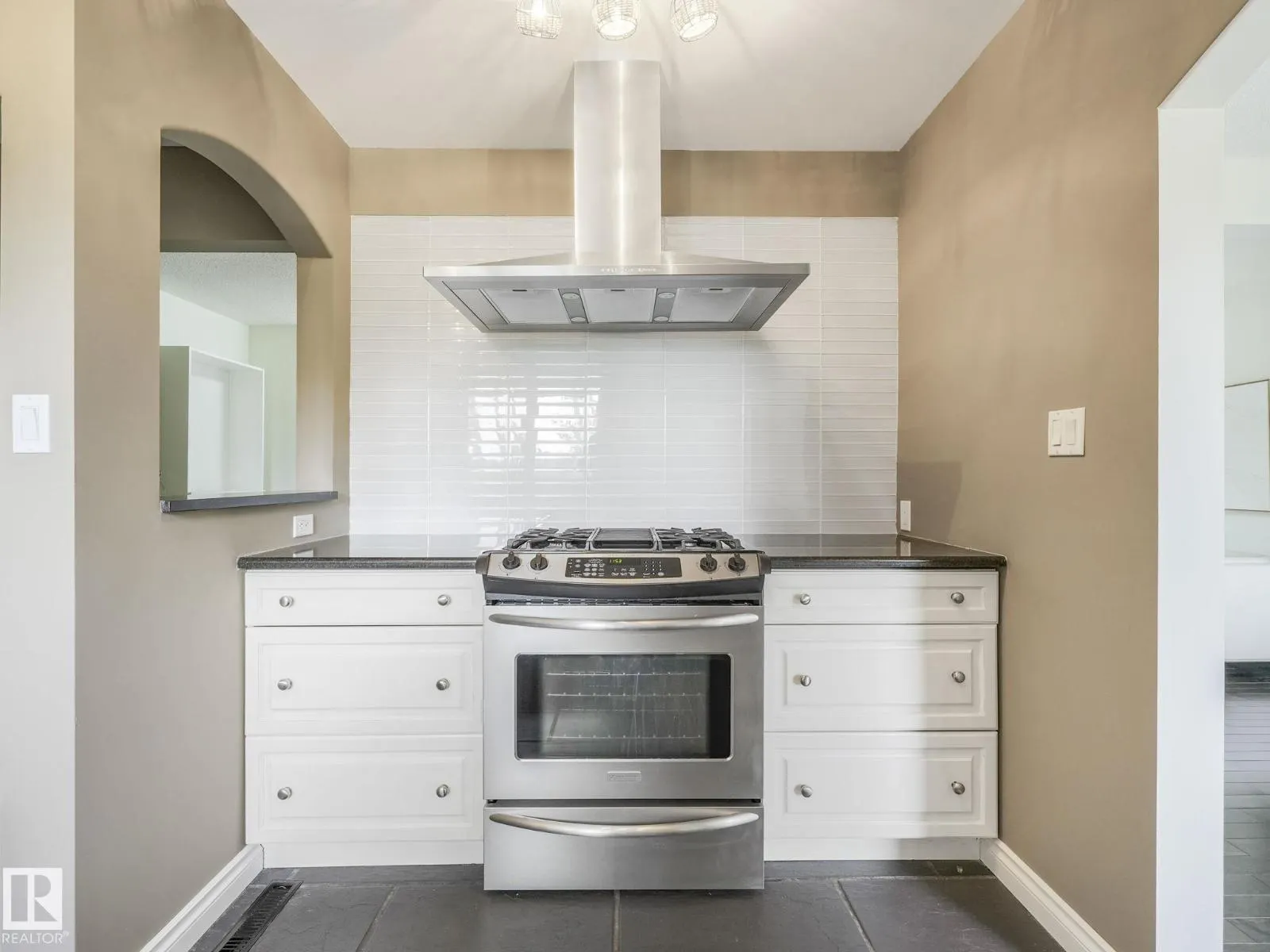 123 FAIRWAY DR NW