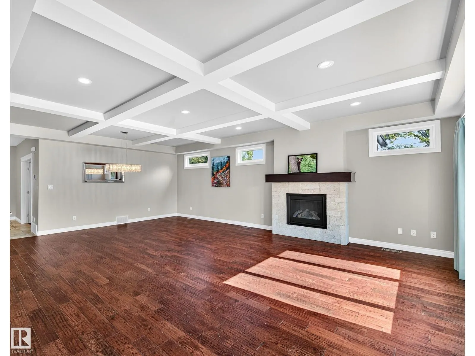 8511 80 AV NW