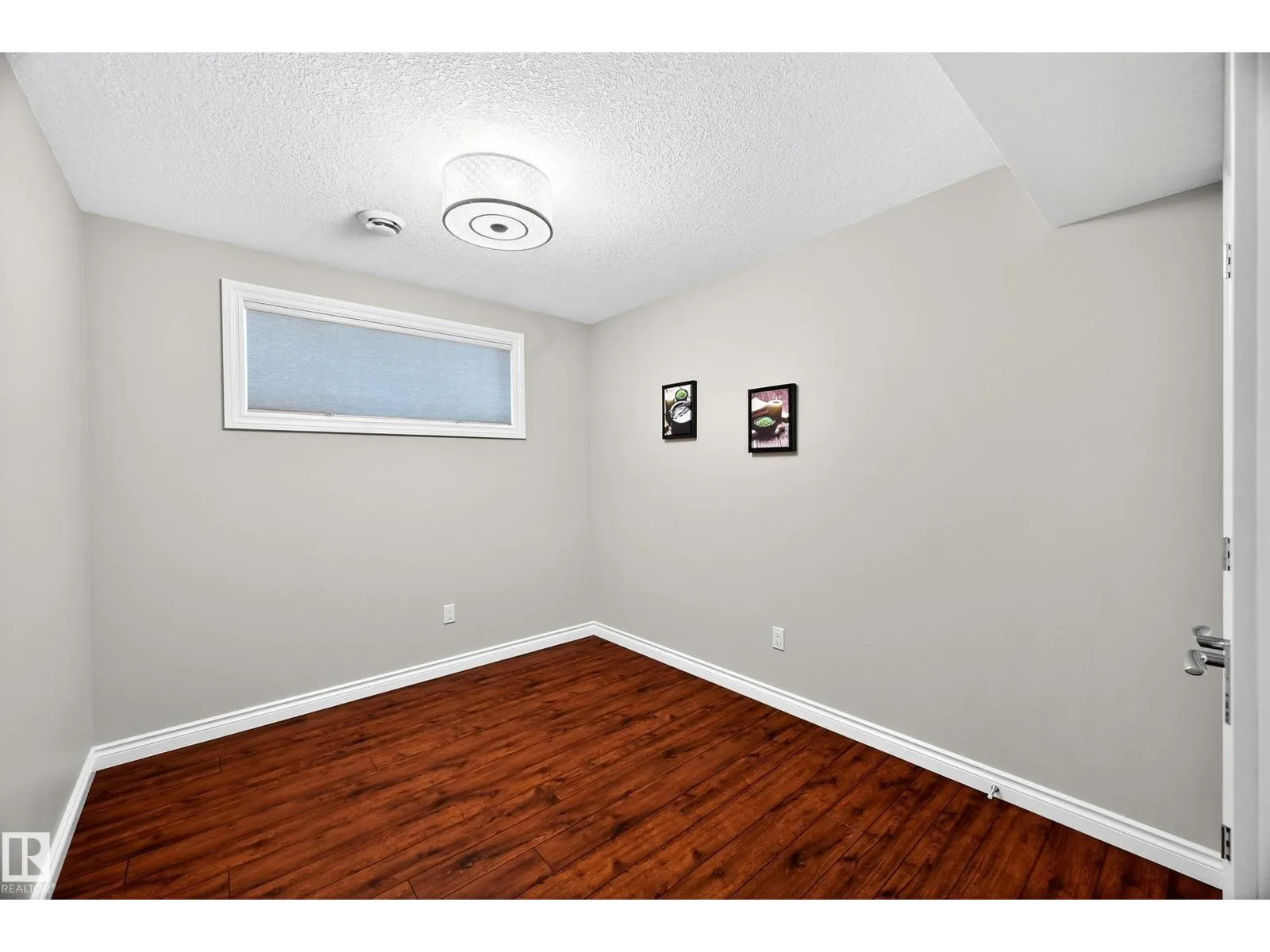 8511 80 AV NW