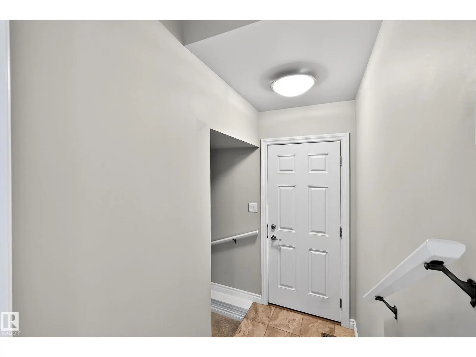 8511 80 AV NW