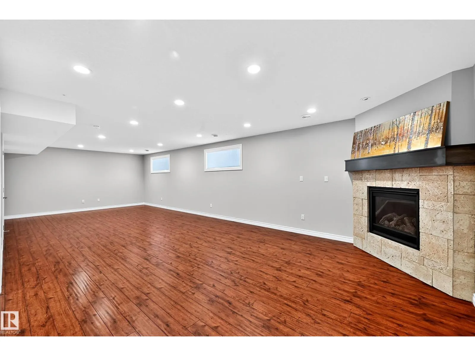 8511 80 AV NW
