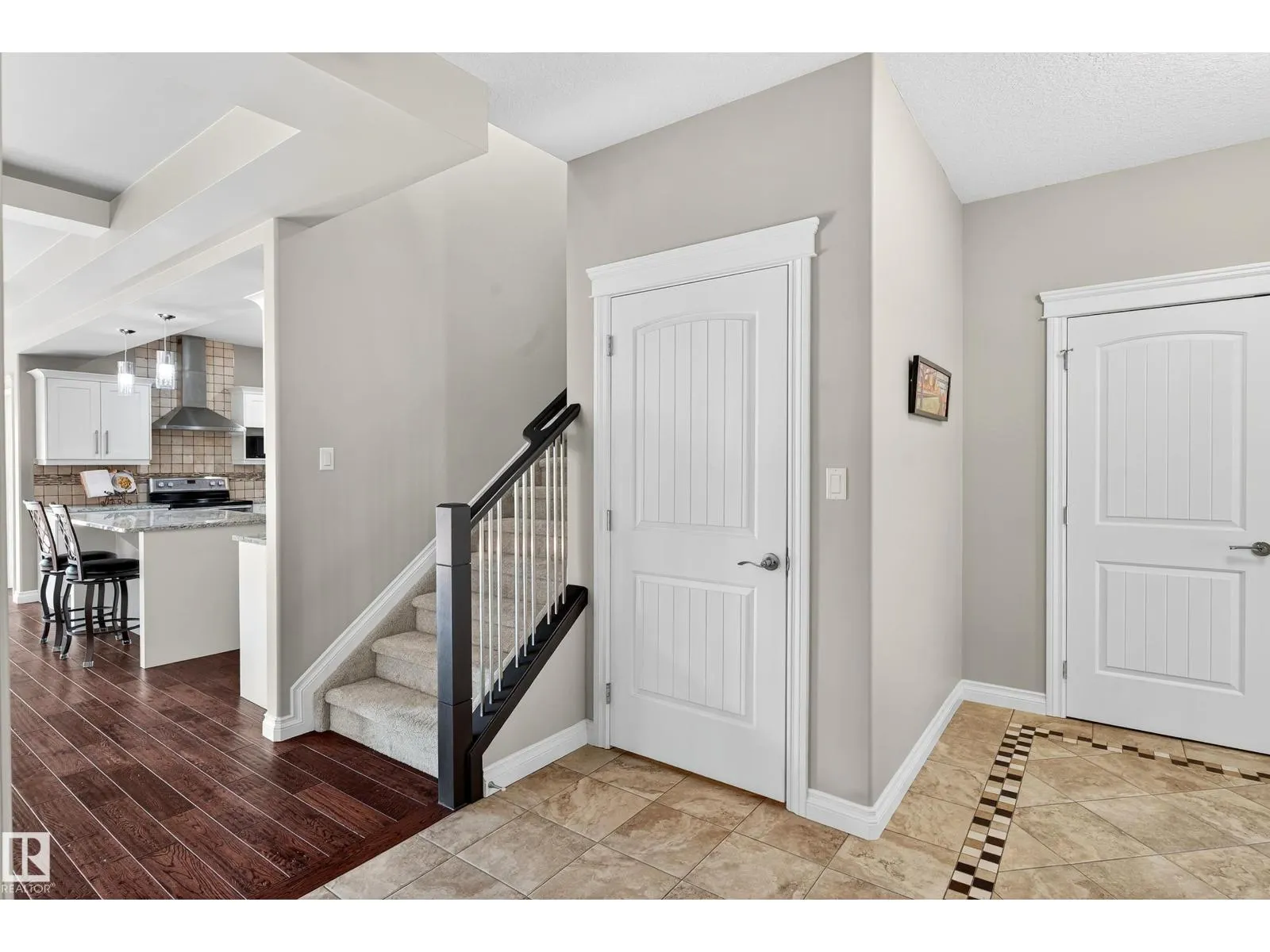 8511 80 AV NW