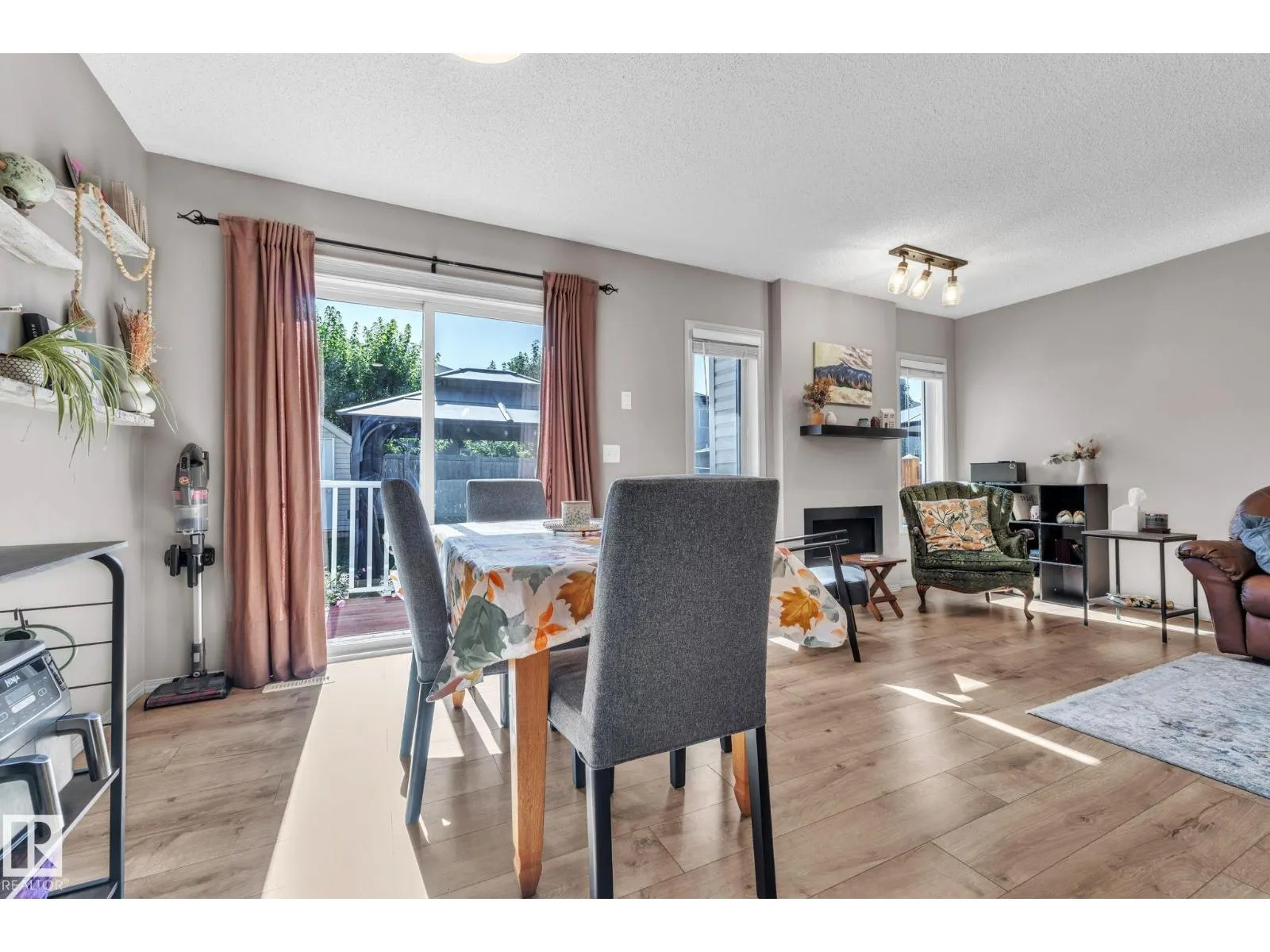 13 SPRINGWOOD WY