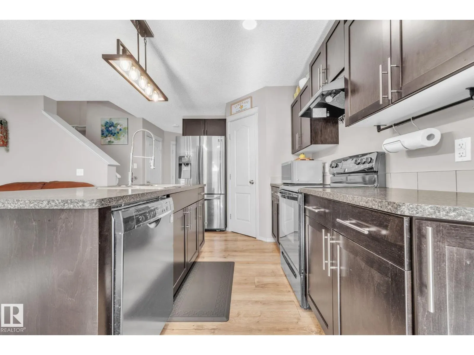 13 SPRINGWOOD WY