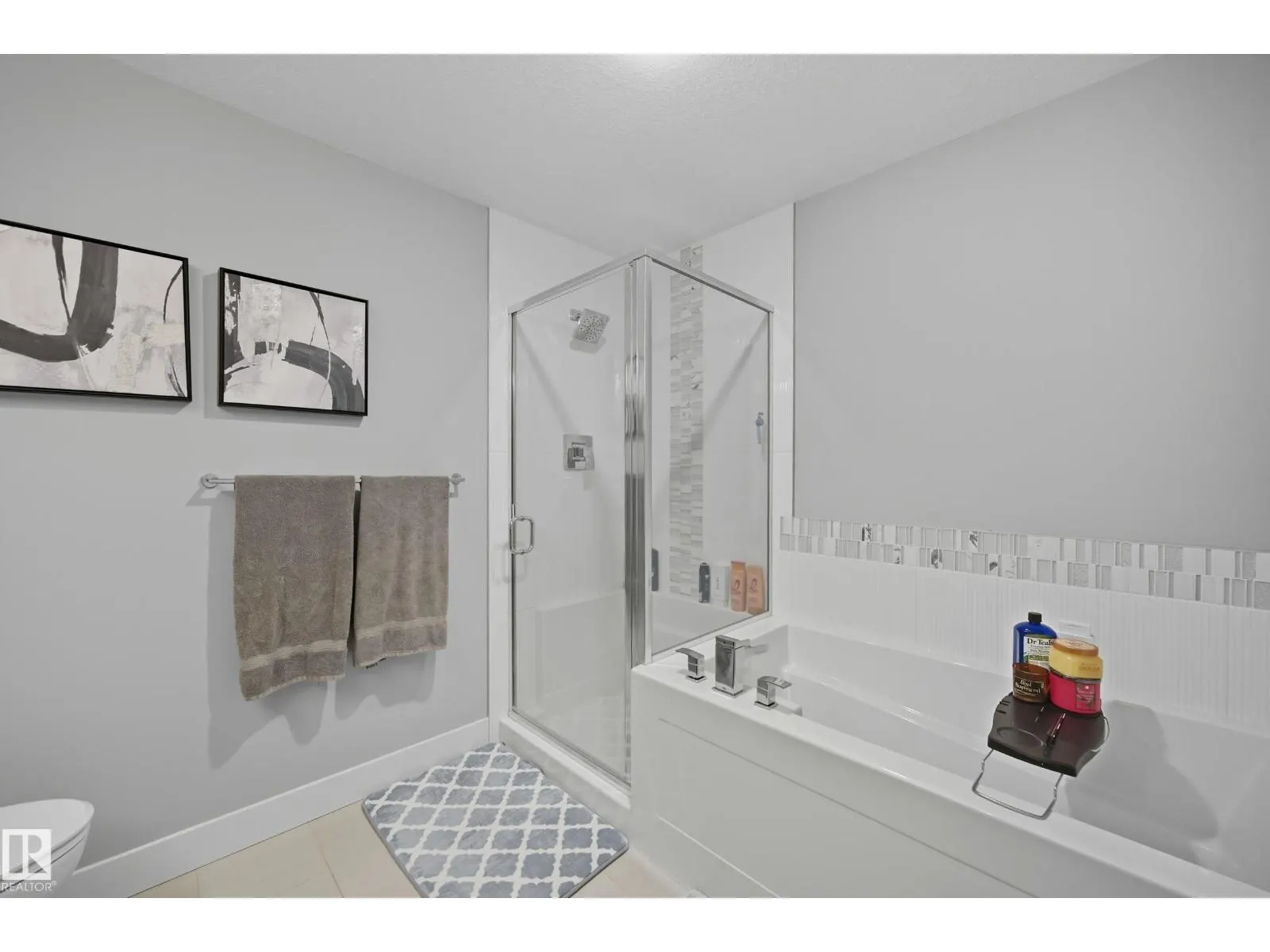 22103 87 AV NW