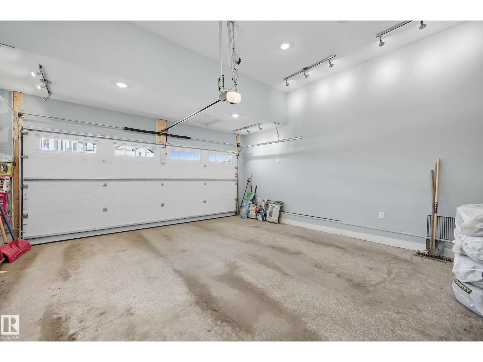 22103 87 AV NW