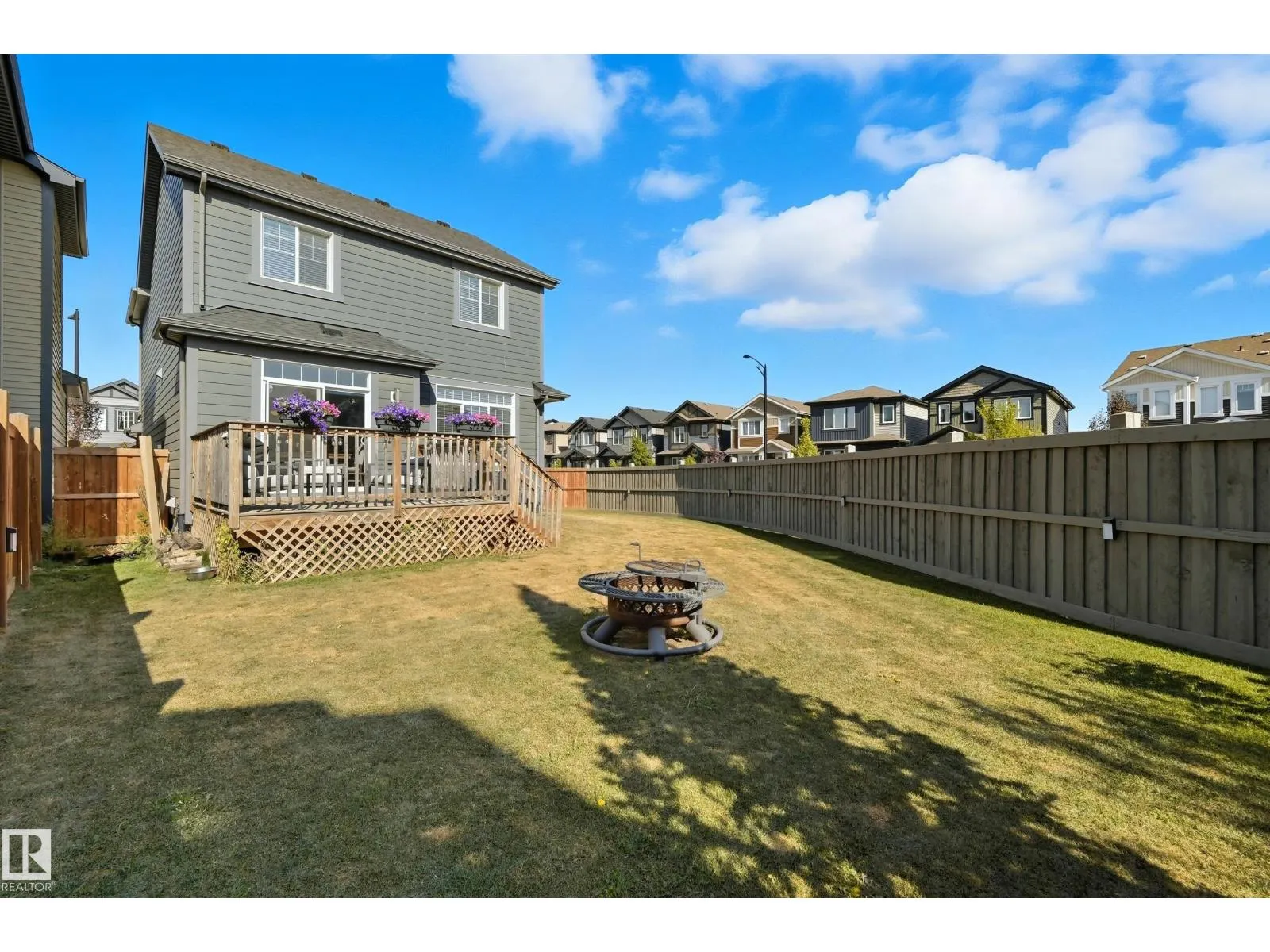 22103 87 AV NW