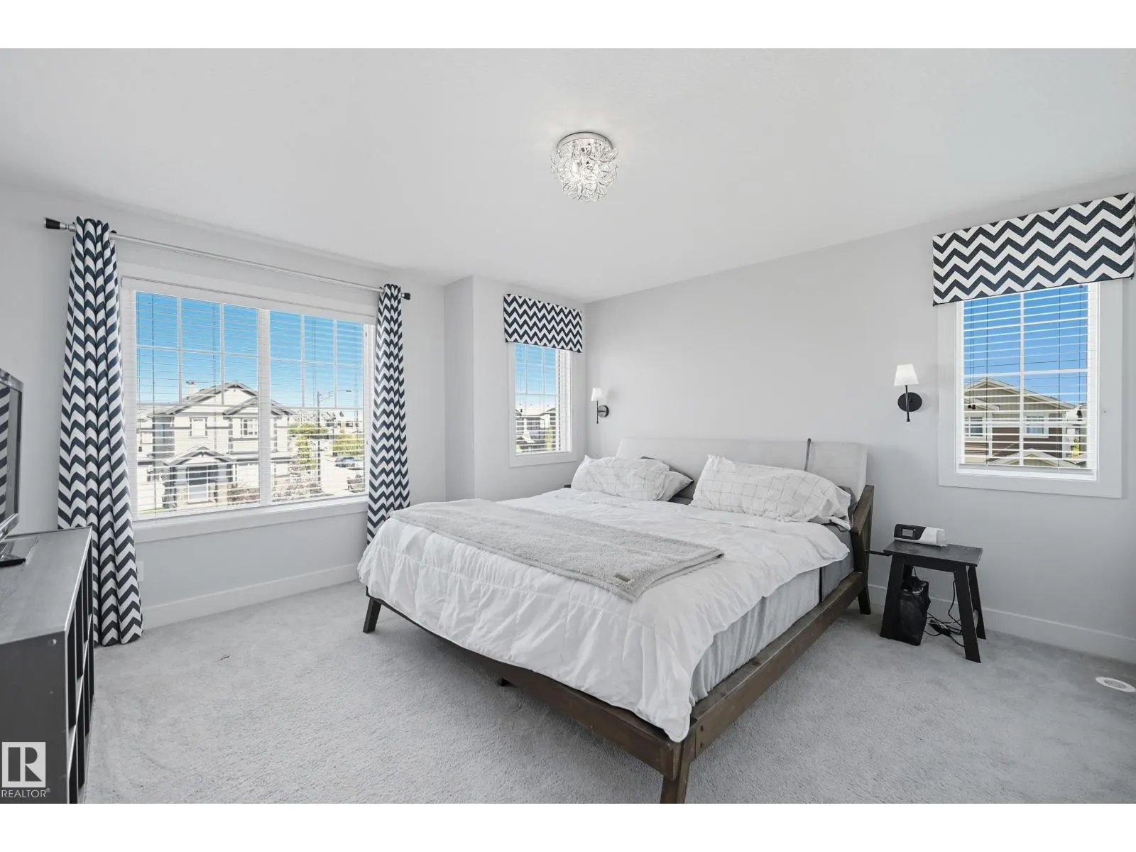 22103 87 AV NW