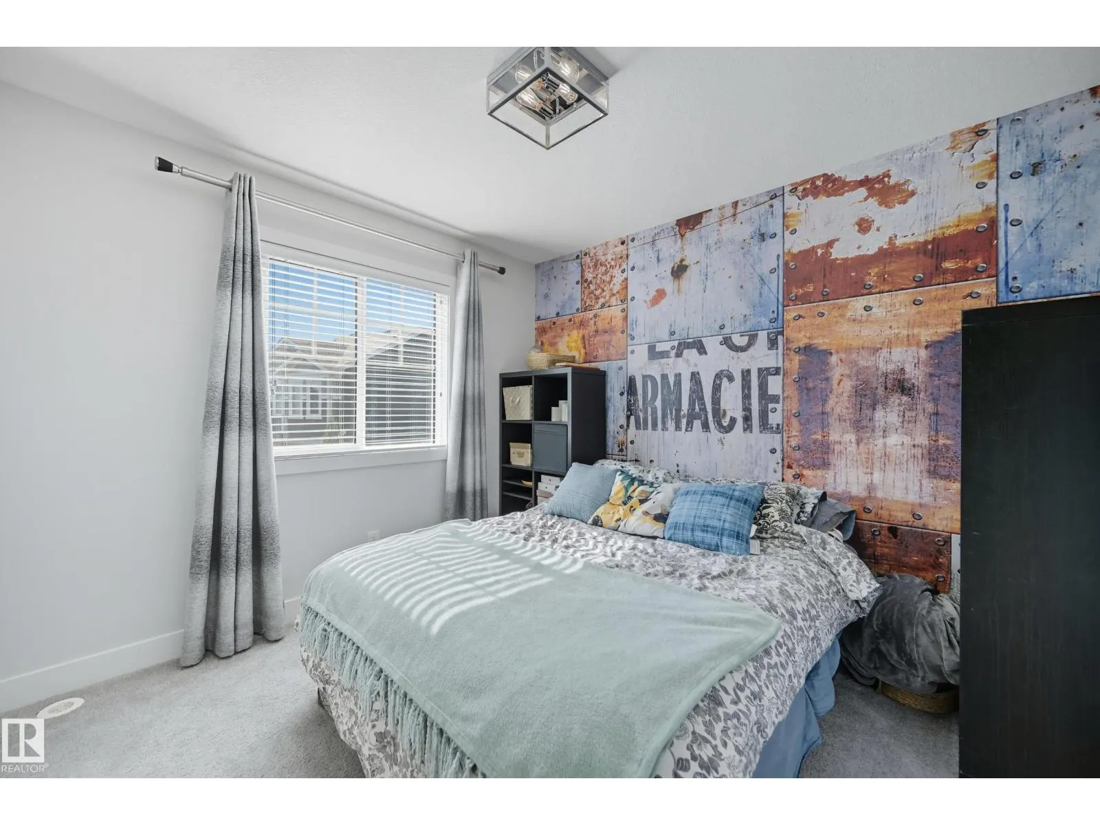 22103 87 AV NW