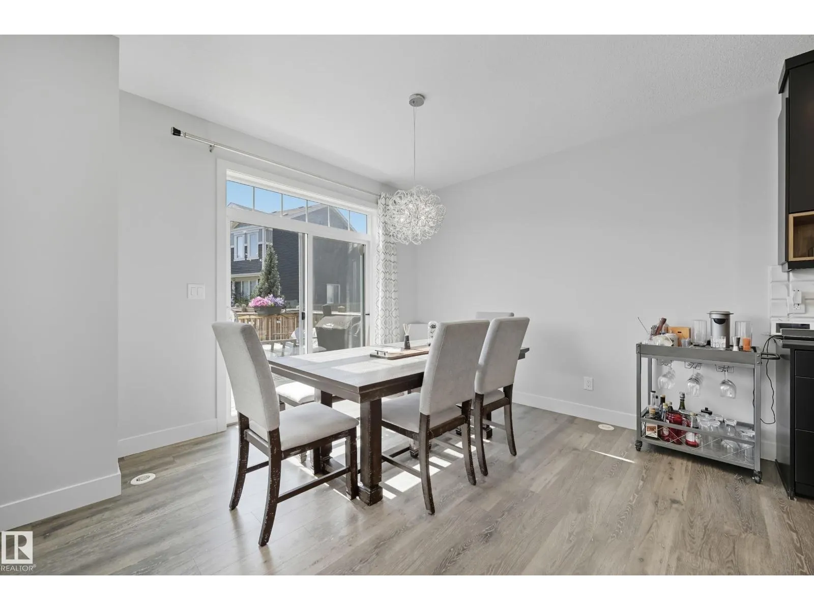 22103 87 AV NW