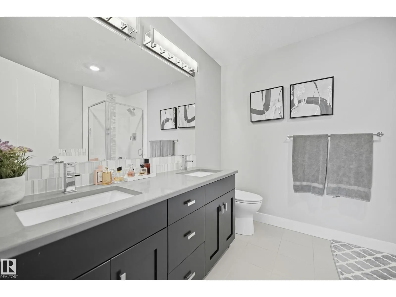 22103 87 AV NW
