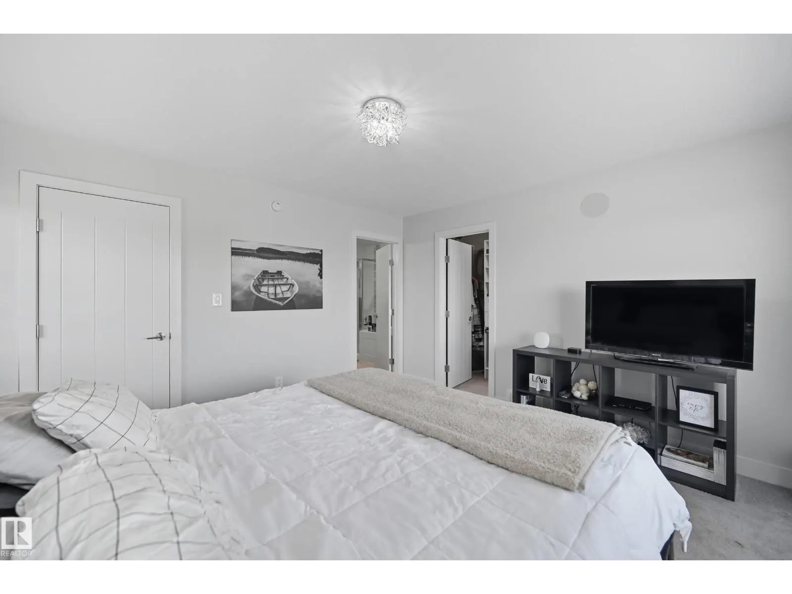 22103 87 AV NW