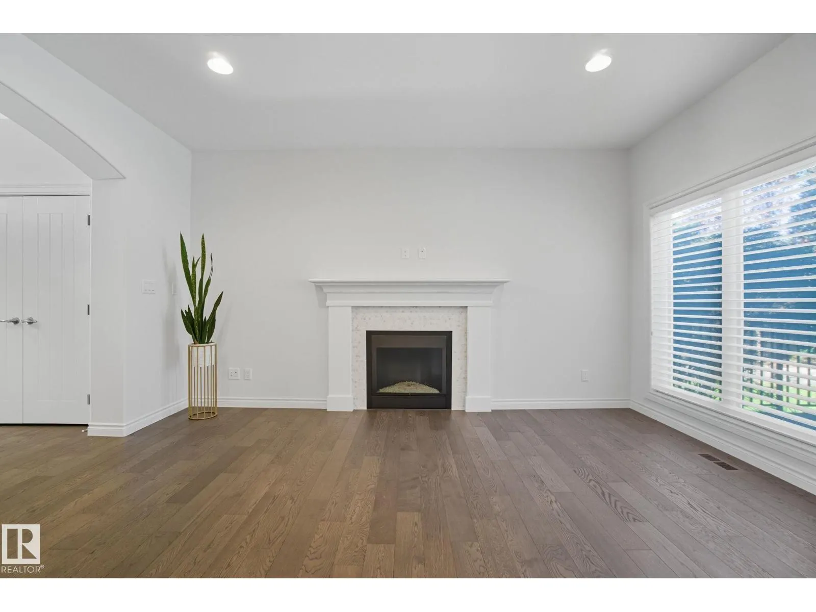 2824 KIRKLAND BA SW