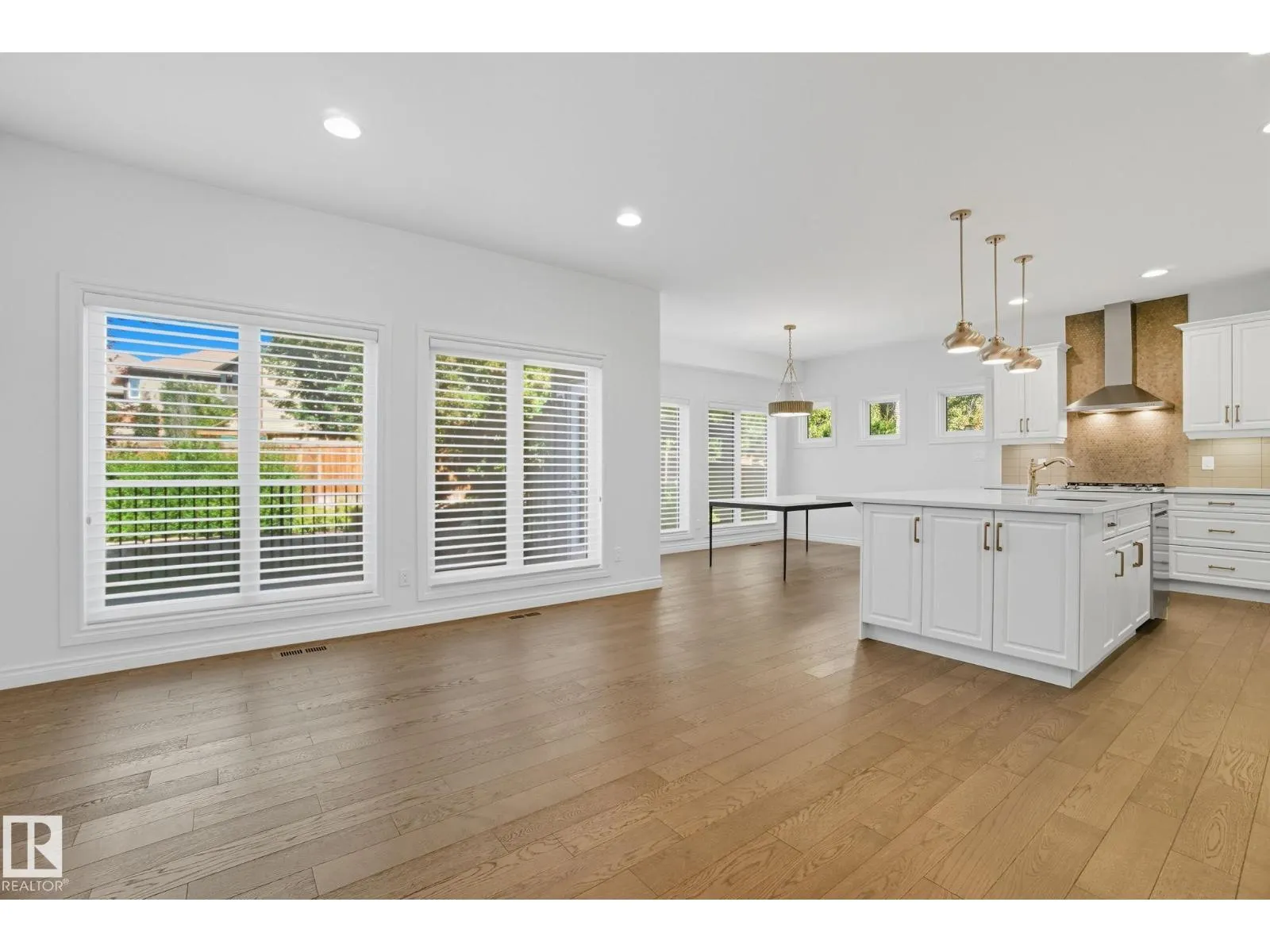 2824 KIRKLAND BA SW
