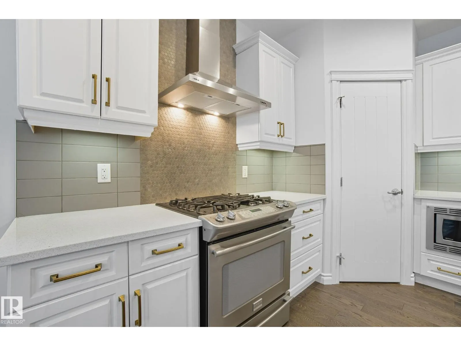 2824 KIRKLAND BA SW