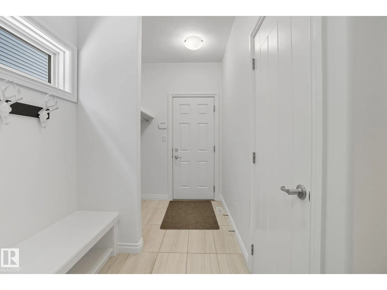 2824 KIRKLAND BA SW
