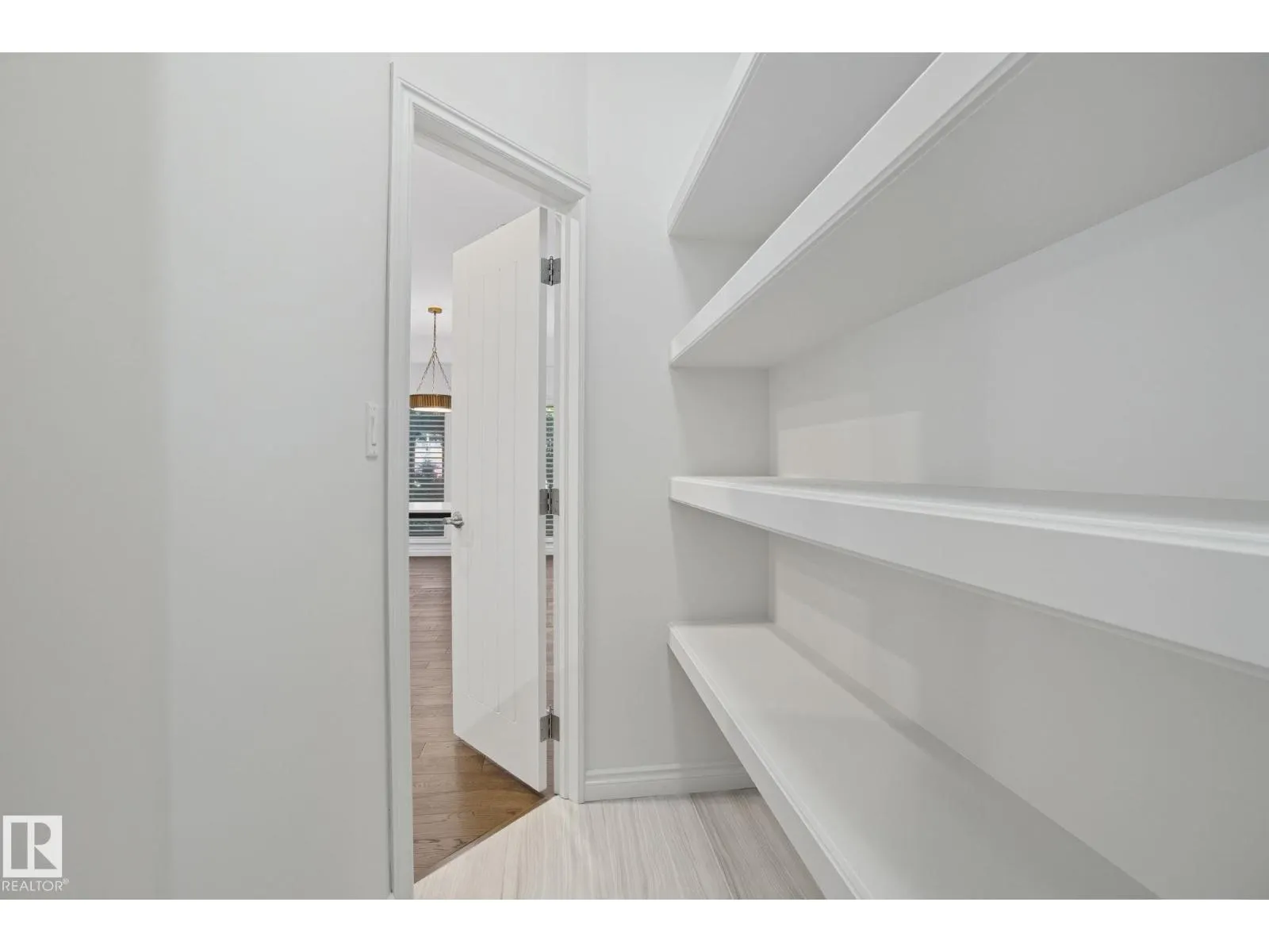 2824 KIRKLAND BA SW