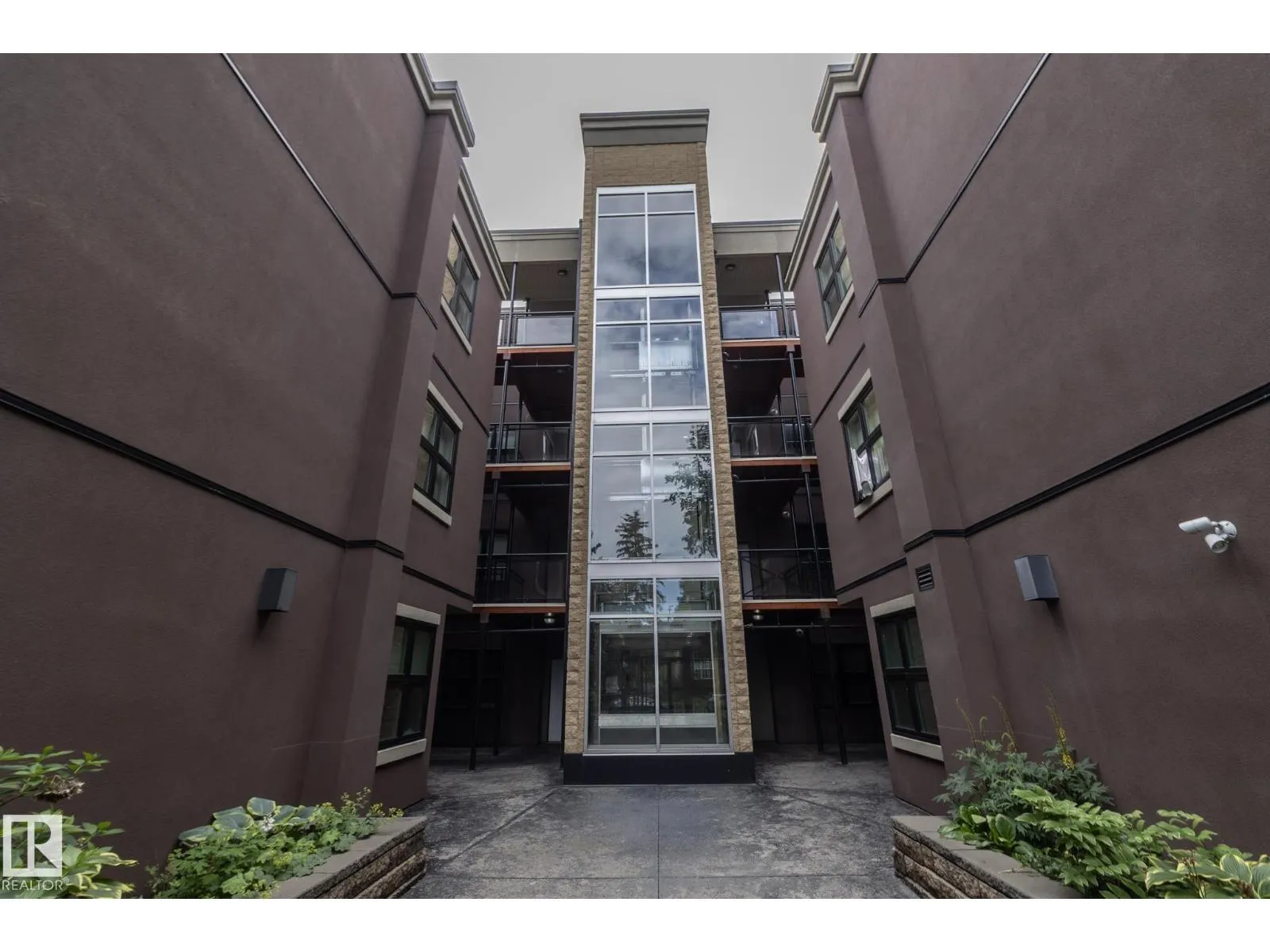 #213 10811 72 AV NW