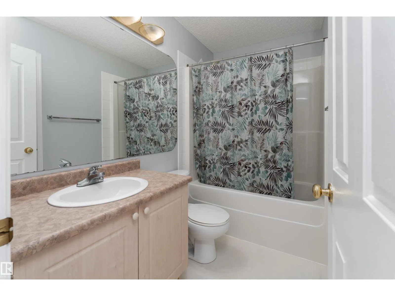 1027 GRAHAM CO NW