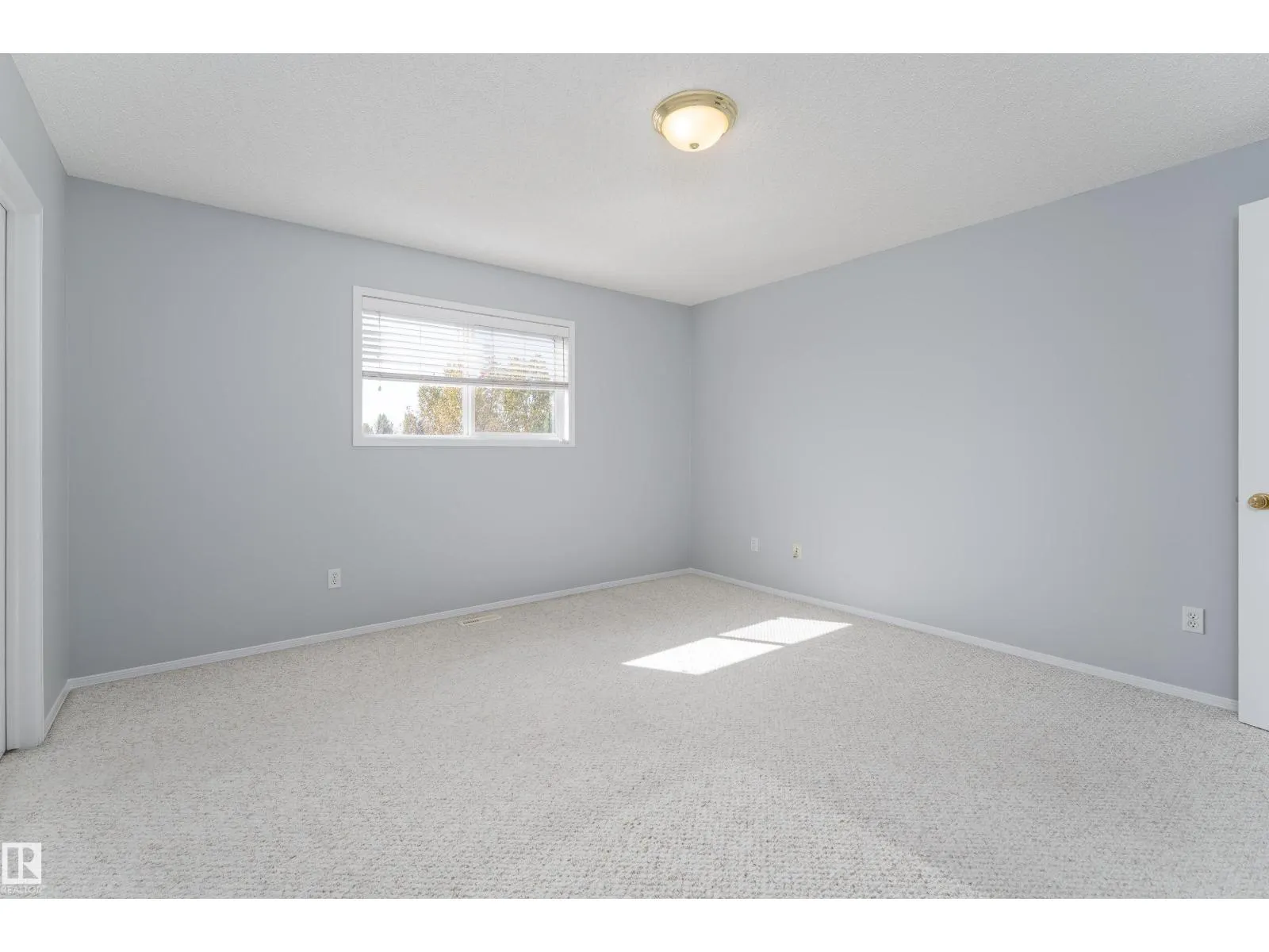 1027 GRAHAM CO NW