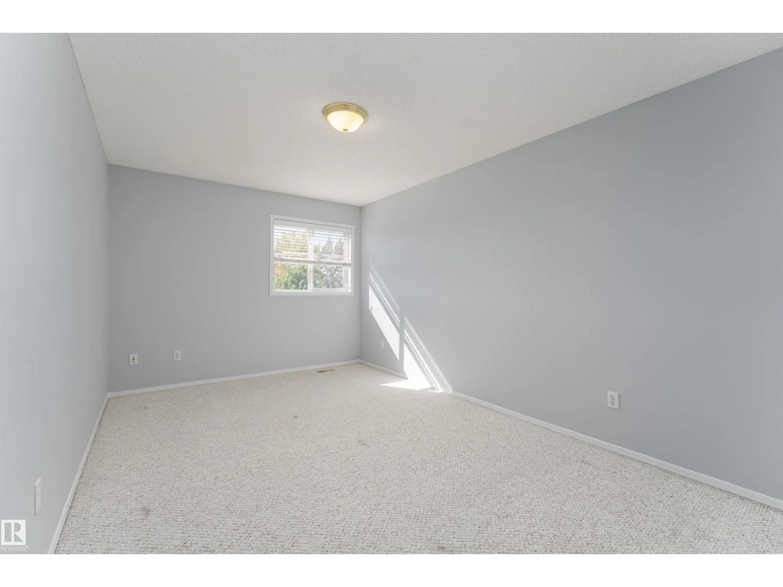 1027 GRAHAM CO NW