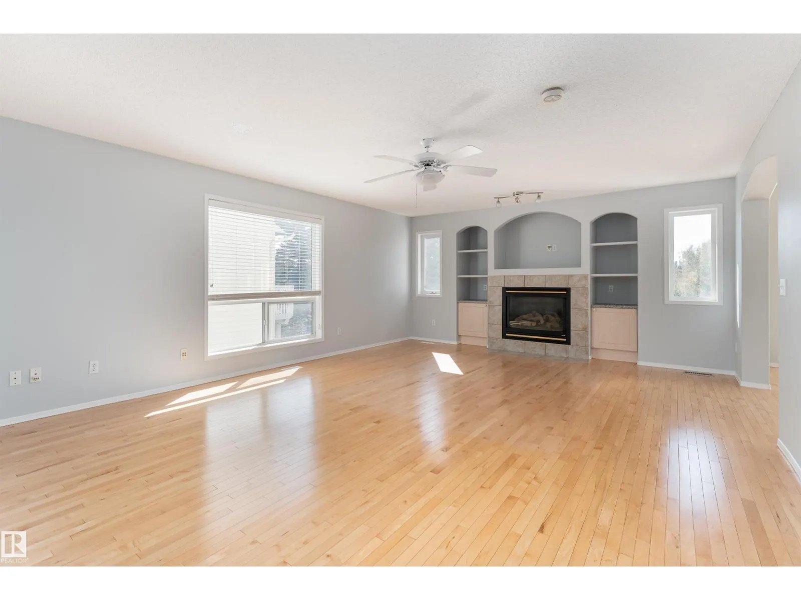 1027 GRAHAM CO NW