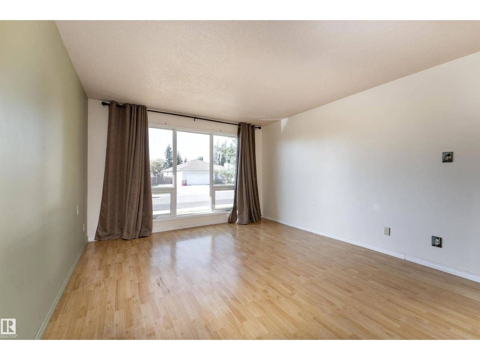 4114 43B AV