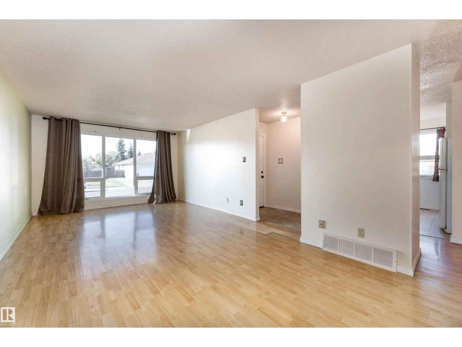 4114 43B AV