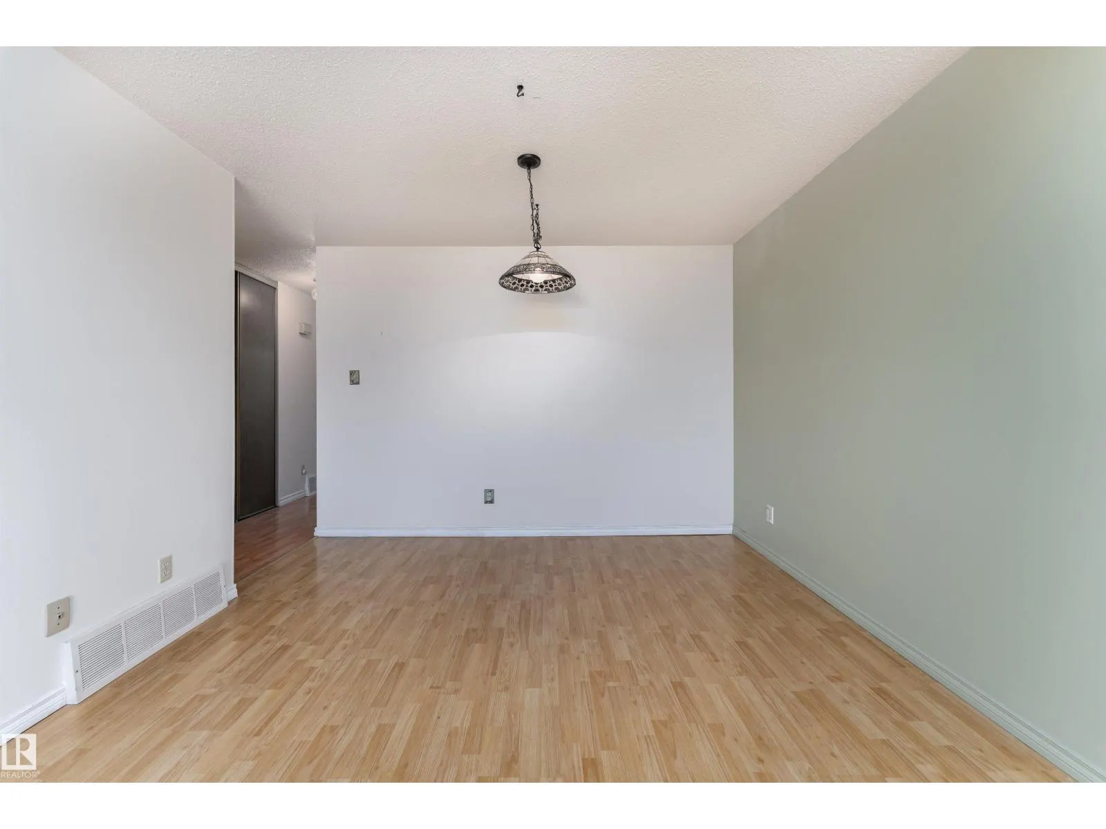 4114 43B AV