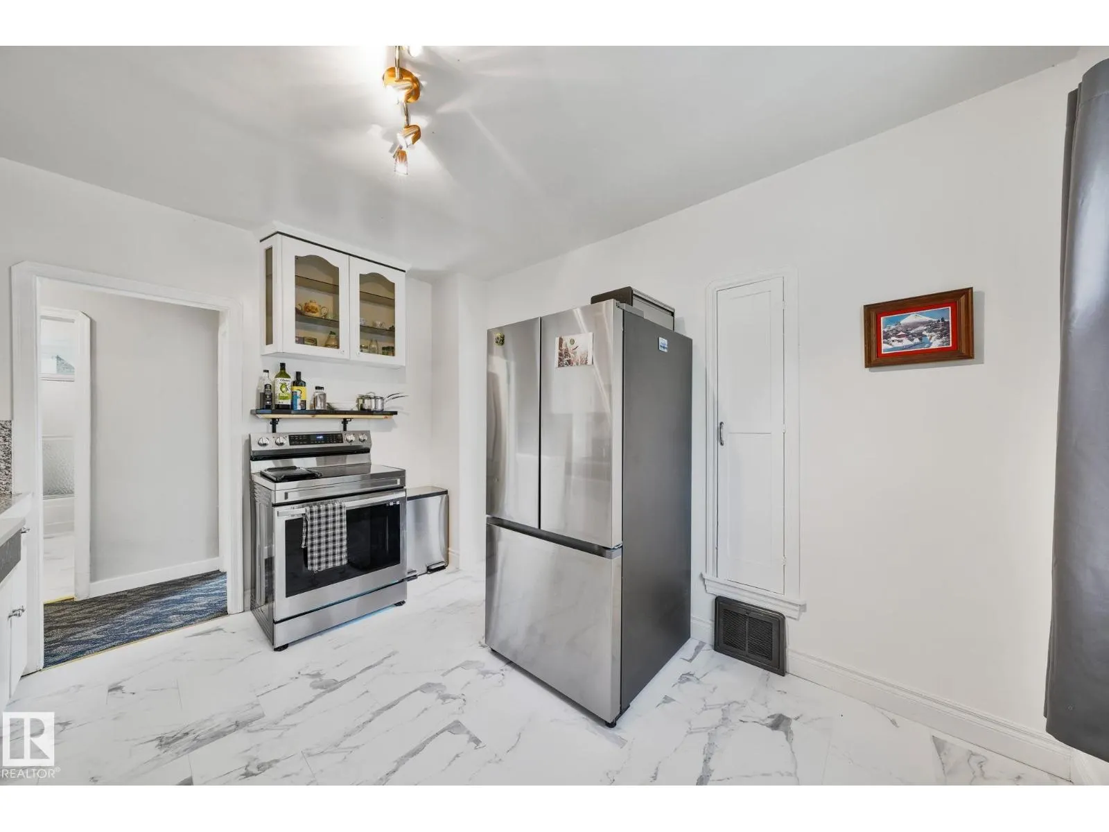 11522 101 ST NW