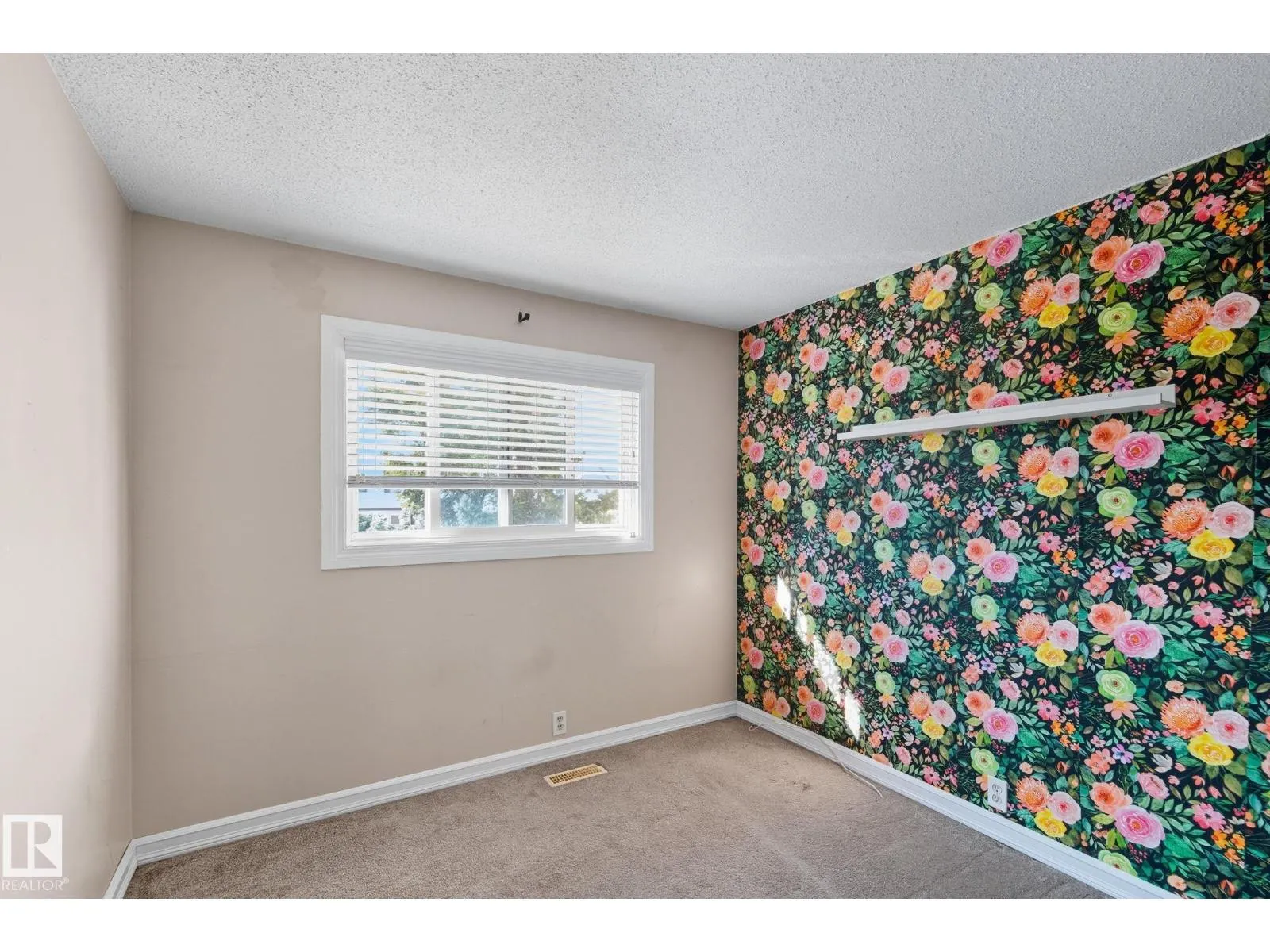 18014 93 AV NW