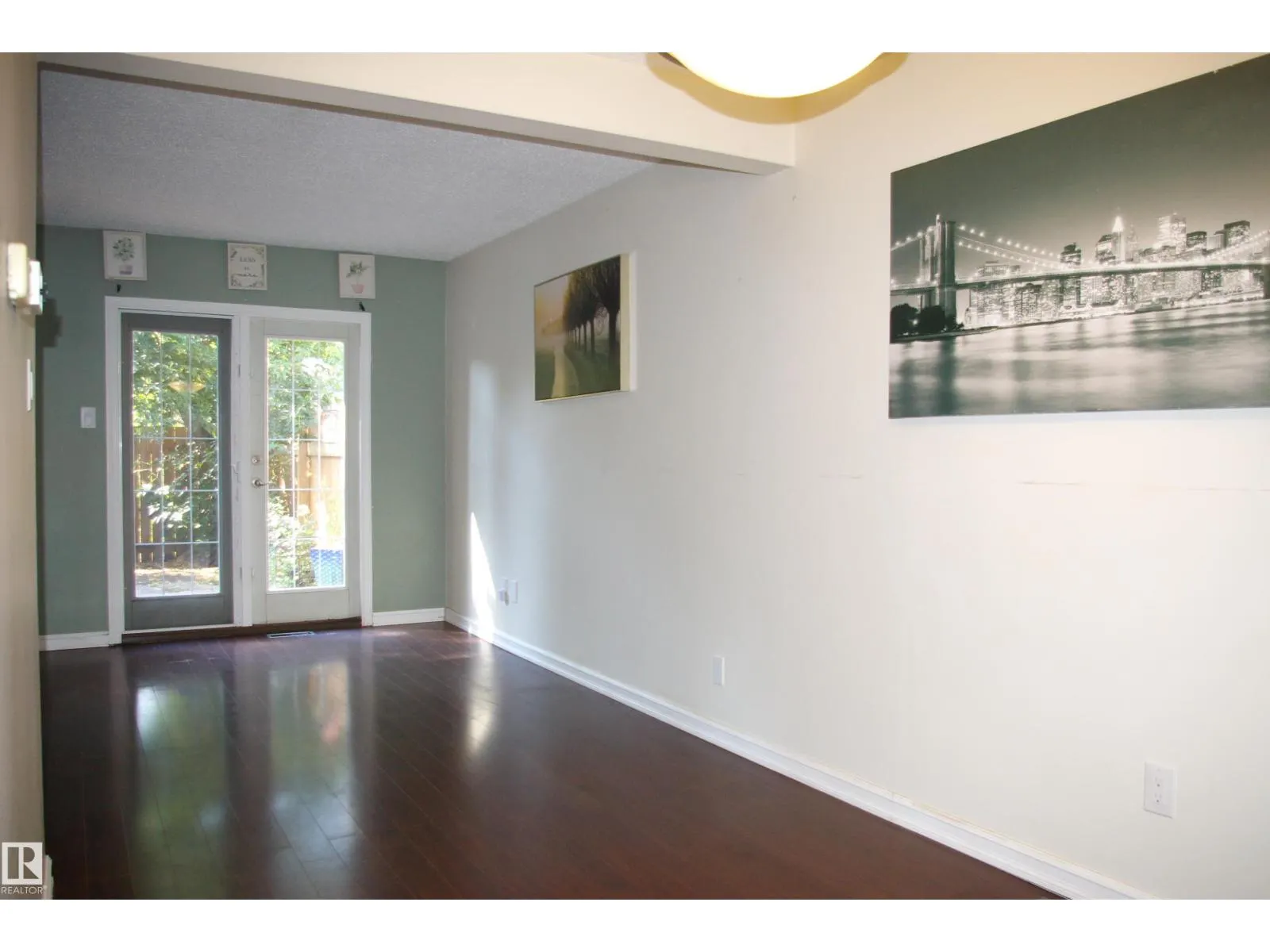 30 GREENFIELD ES
