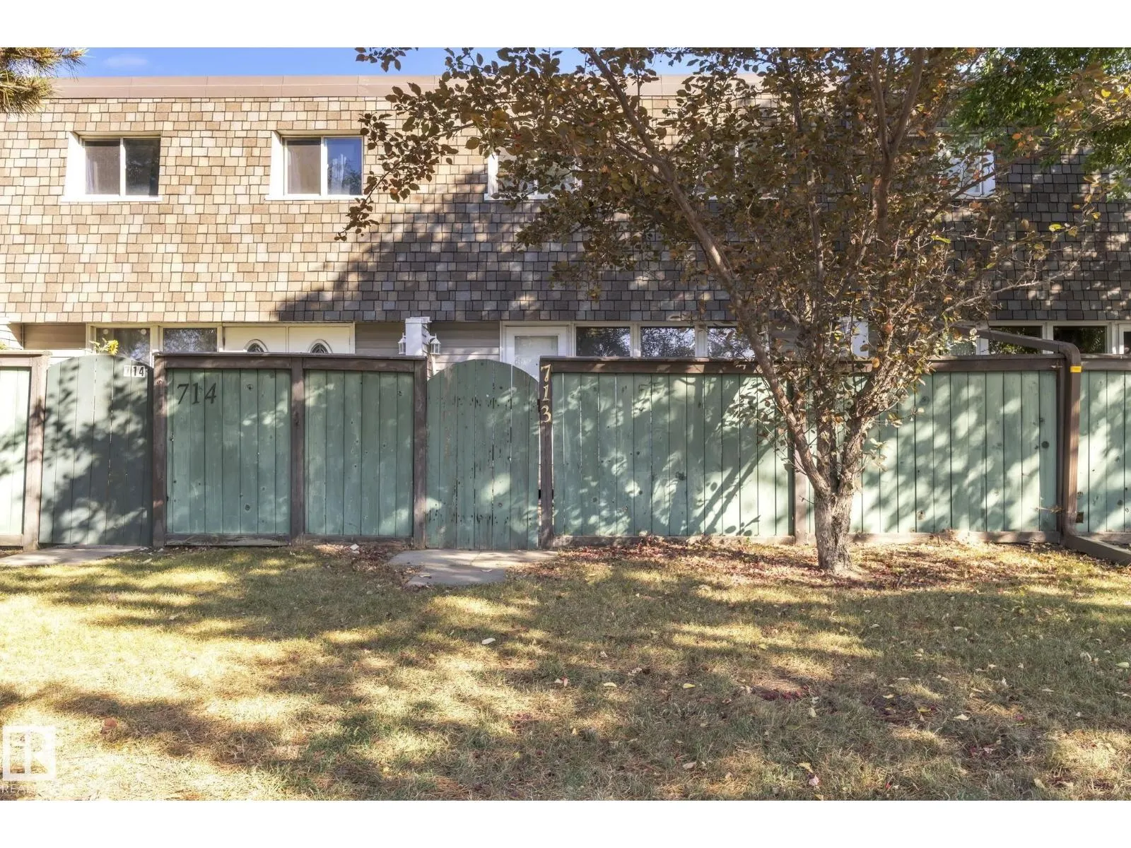 713 VILLAGE ON THE GREEN GR NW