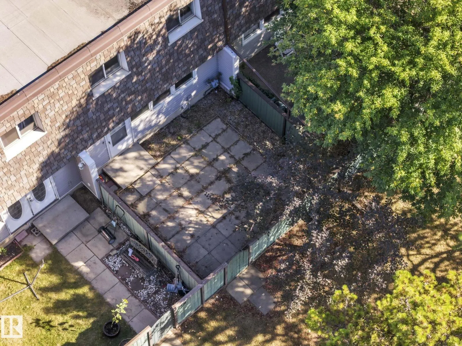 713 VILLAGE ON THE GREEN GR NW