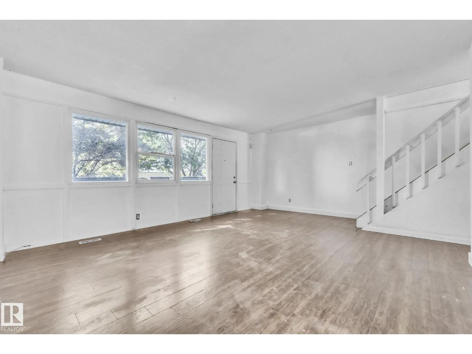 713 VILLAGE ON THE GREEN GR NW