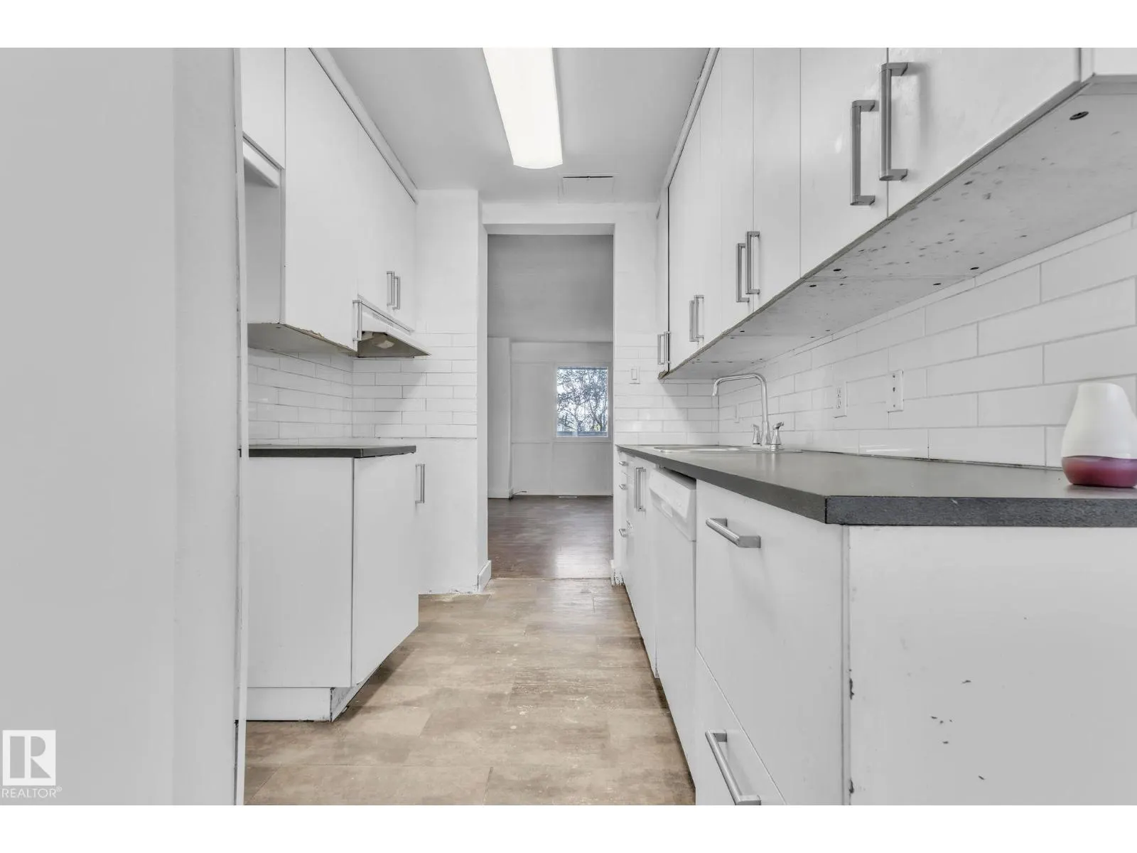 713 VILLAGE ON THE GREEN GR NW