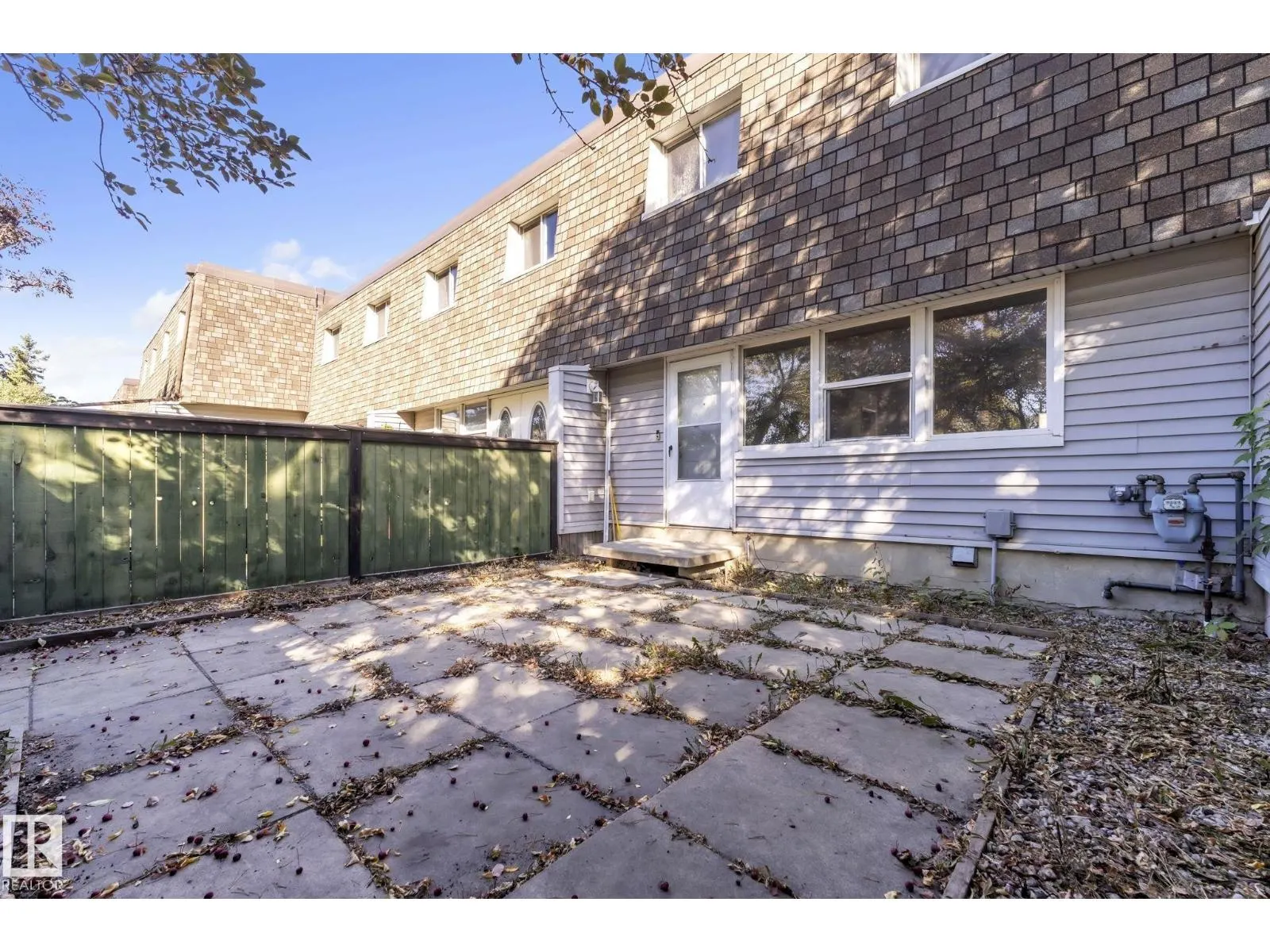 713 VILLAGE ON THE GREEN GR NW