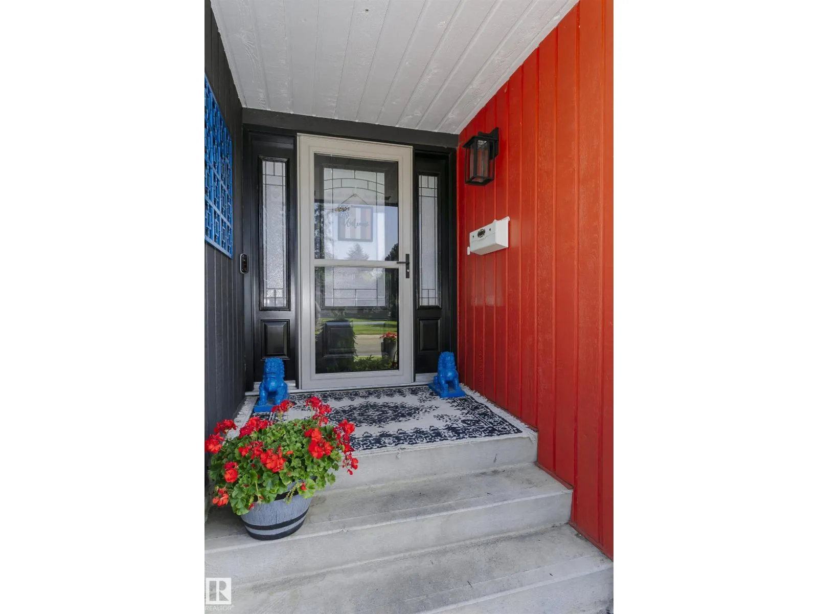 15104 42 AV NW