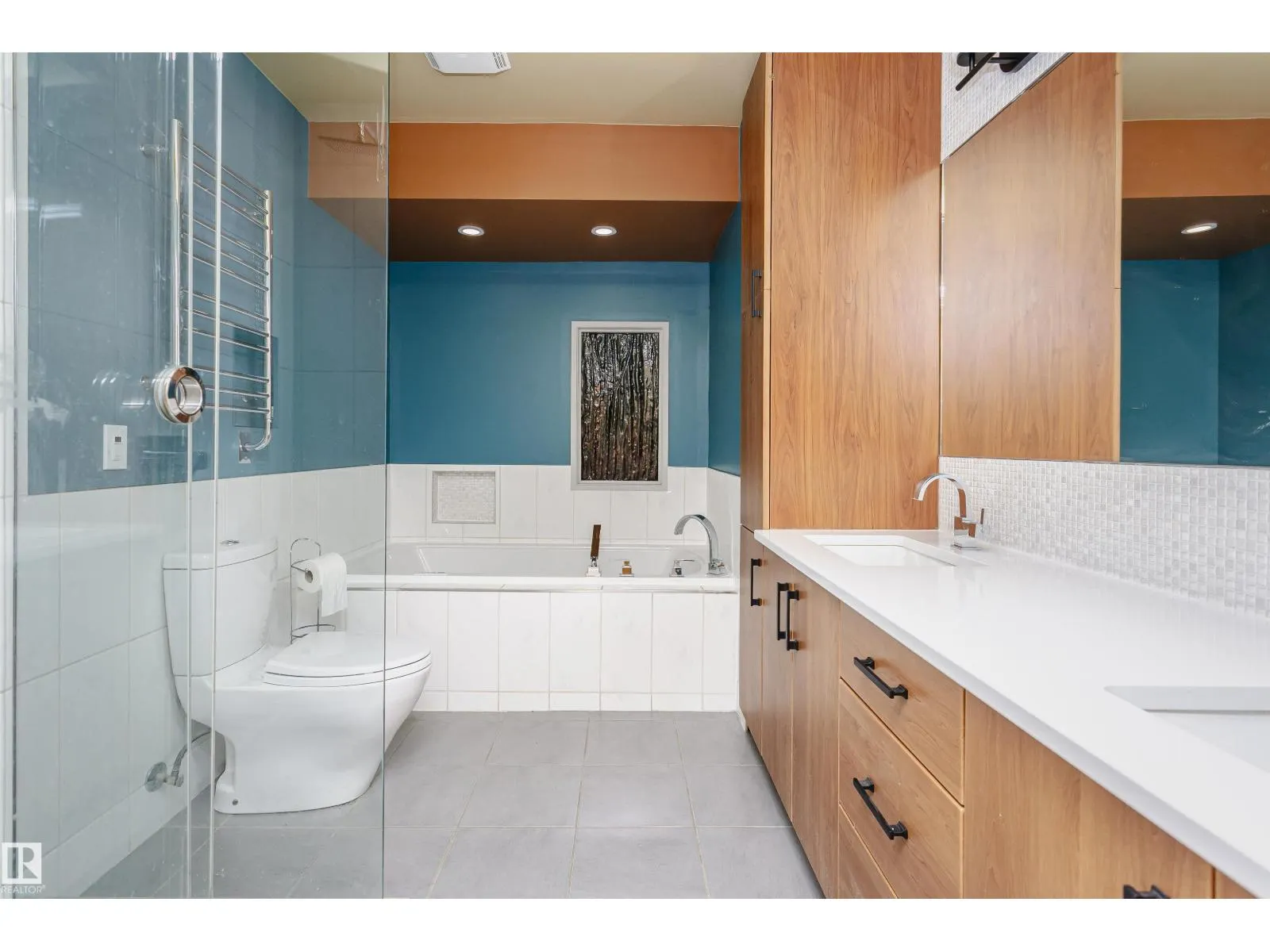 15104 42 AV NW