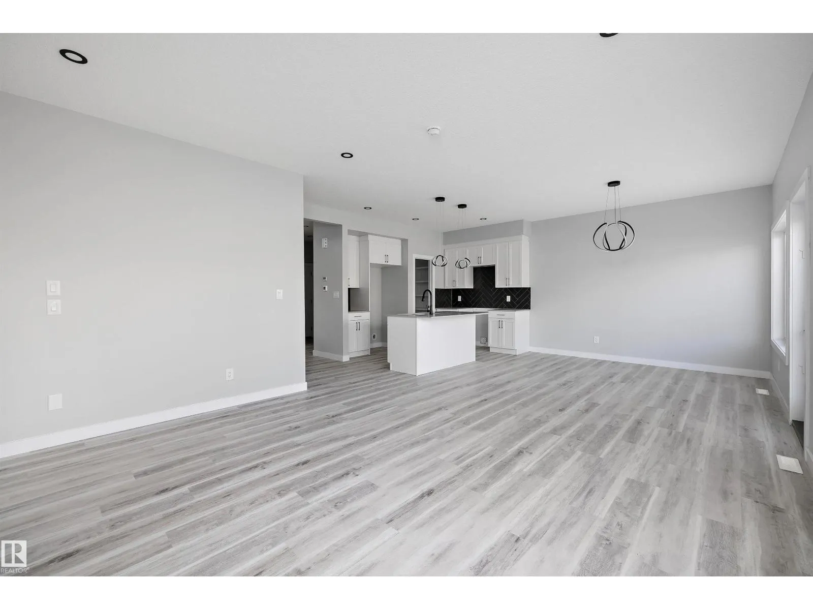 36 MAPLE CR