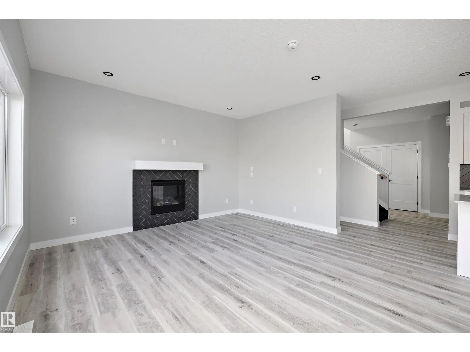 36 MAPLE CR