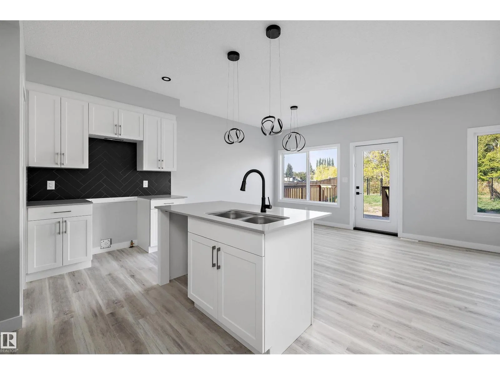 36 MAPLE CR