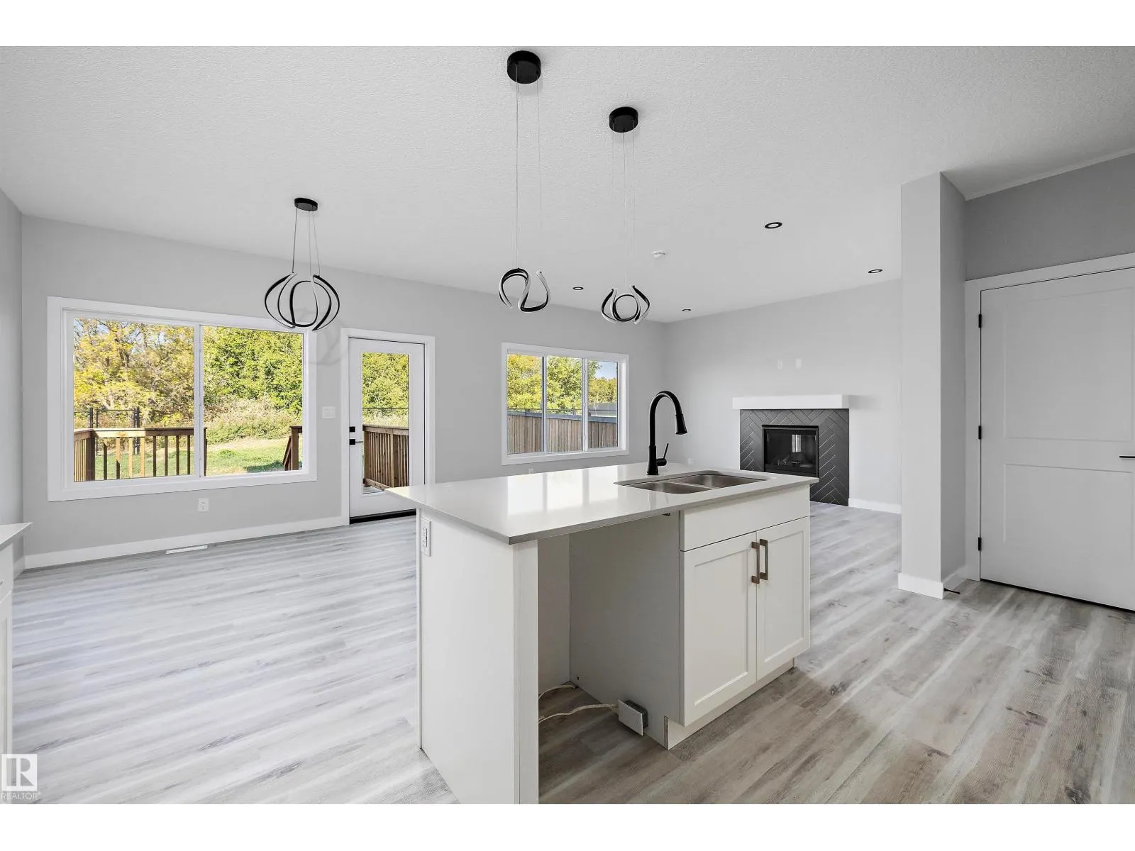 36 MAPLE CR