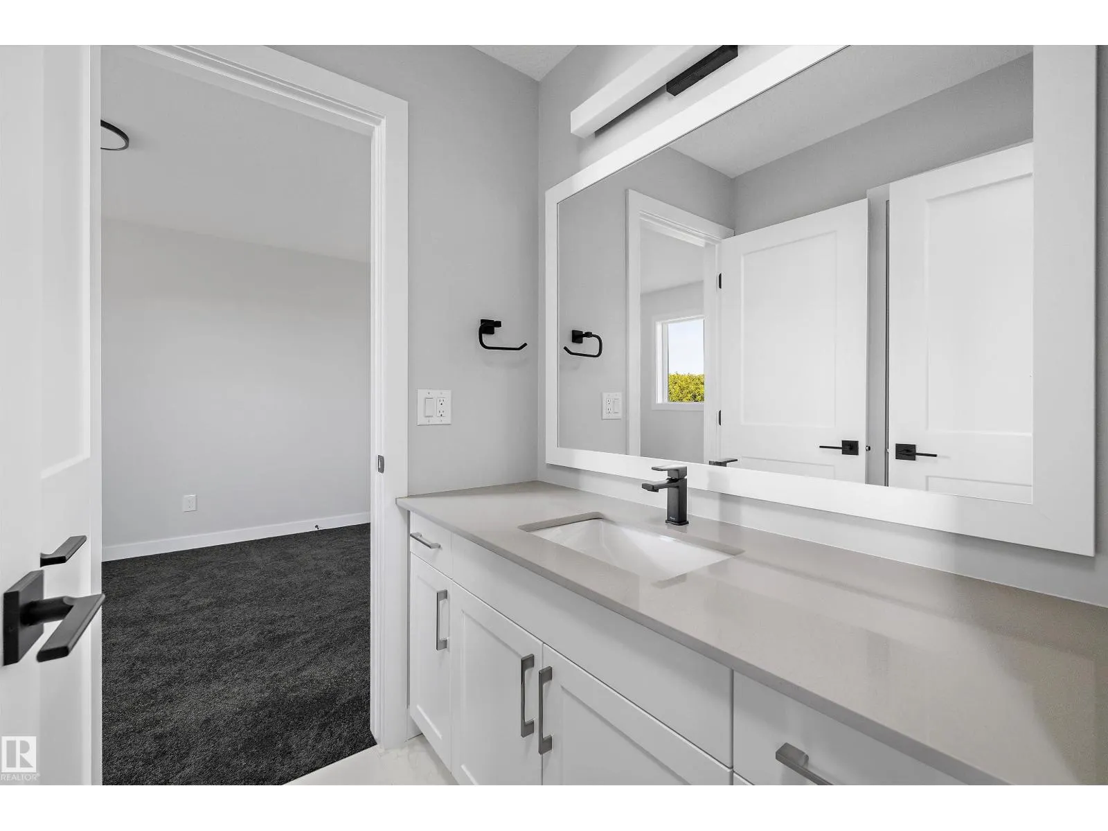36 MAPLE CR