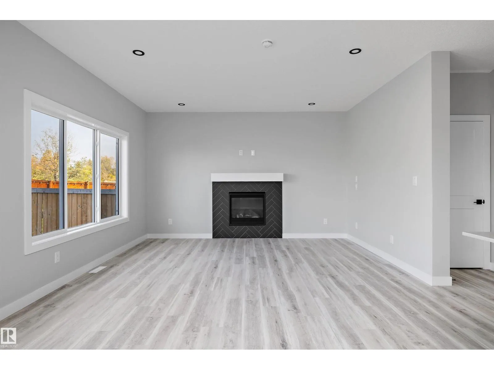 36 MAPLE CR