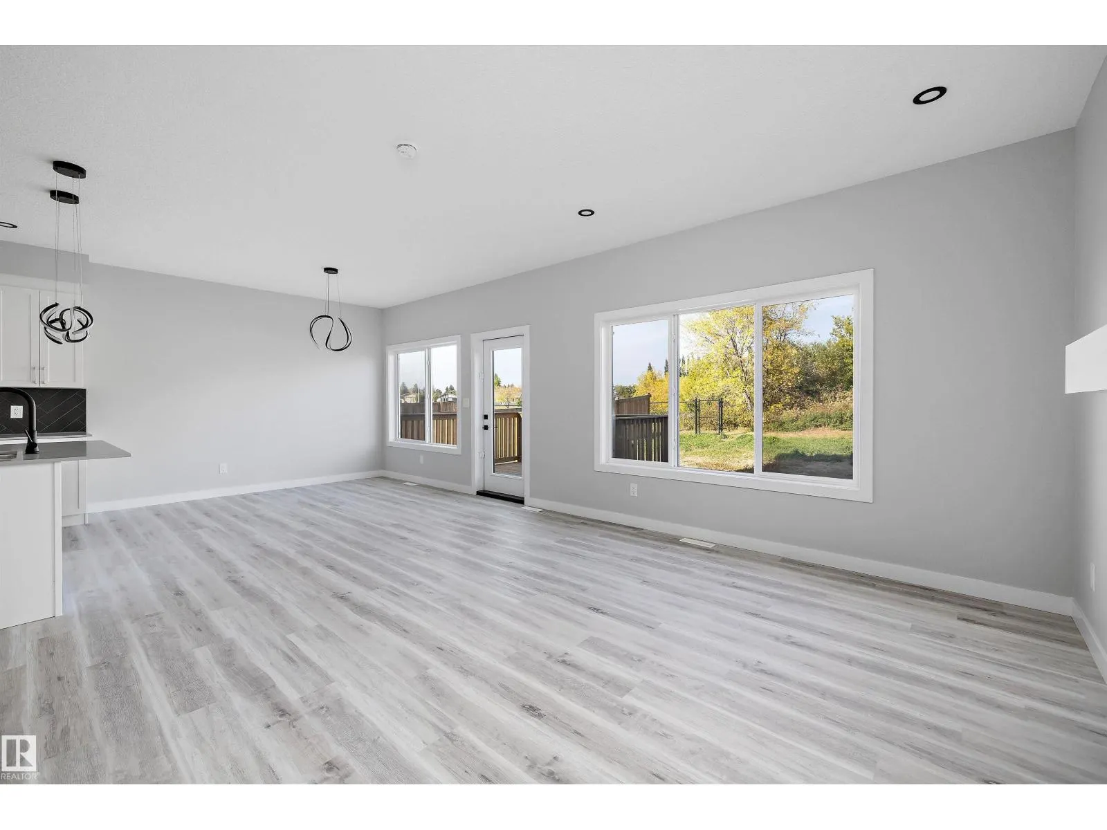 36 MAPLE CR
